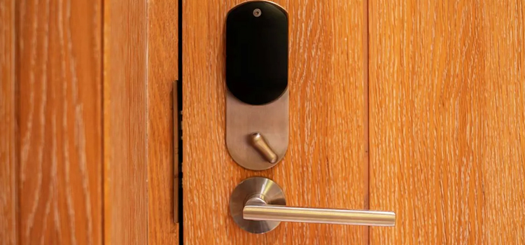 Automatic Locking Door Knob Galt